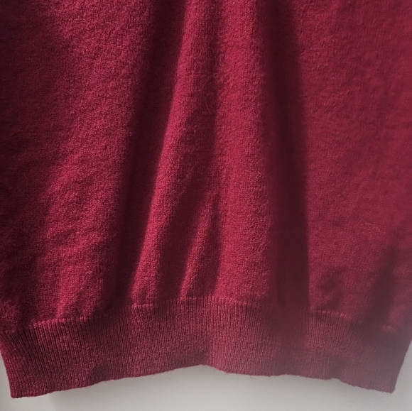 Size M Traditionalist Bloomingdales Medium Burgundy 100% lambswool - Picture 7 of 8